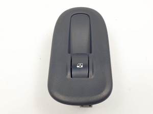 #1384495 MANDO ELEVALUNAS DELANTERO DERECHO