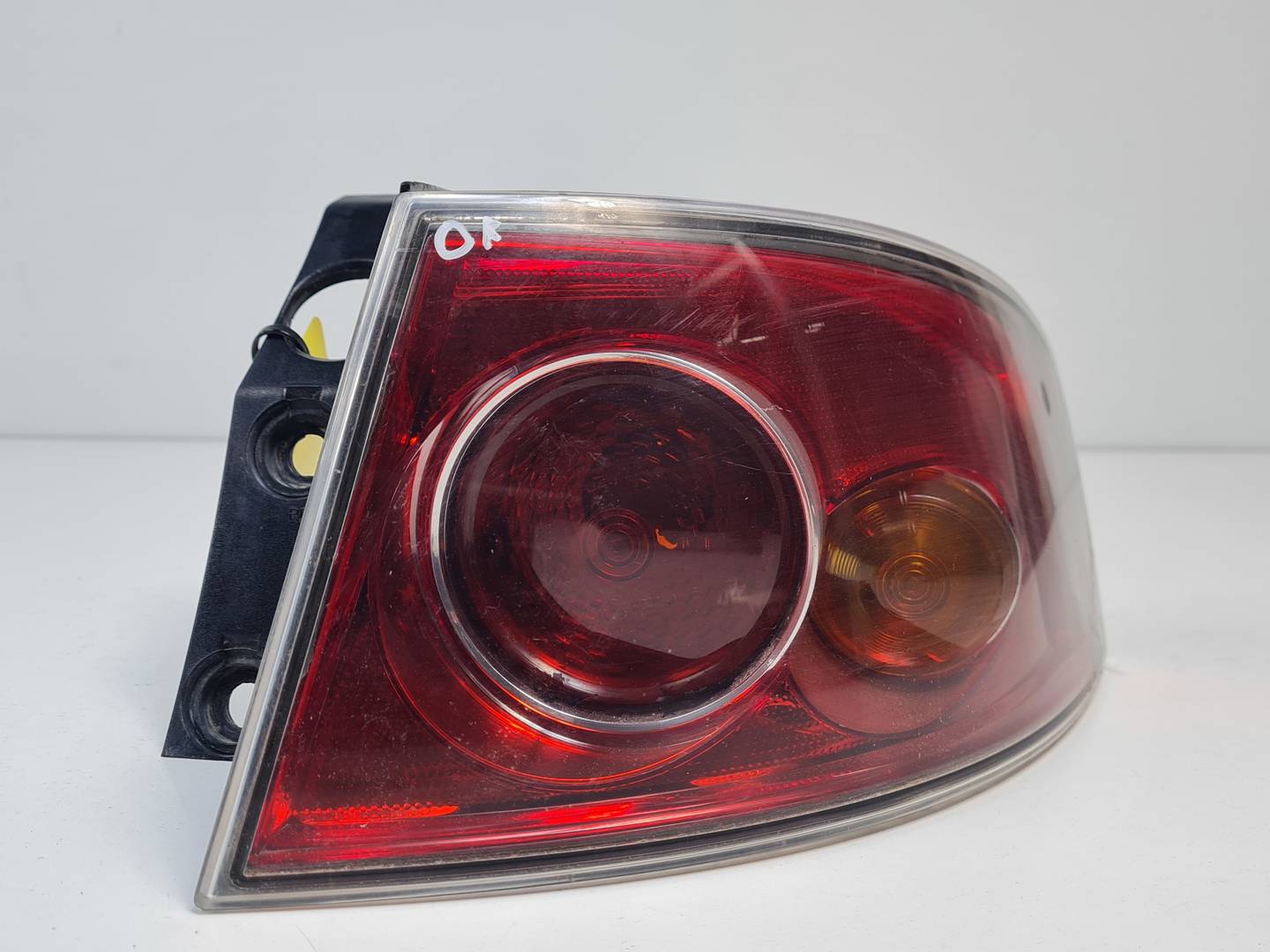 #3433904 PILOTO TRASERO DERECHO