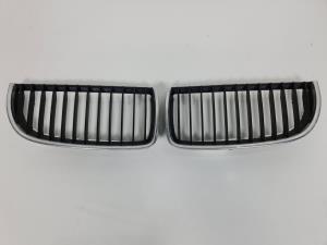 #301580 REJILLA DELANTERA