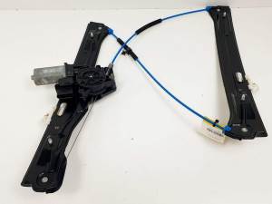 #1384517 ELEVALUNAS DELANTERO DERECHO