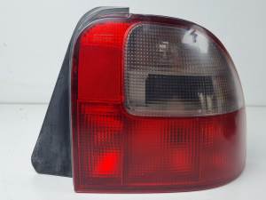 #3118288 PILOTO TRASERO DERECHO