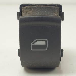 MANDO ELEVALUNAS DELANTERO DERECHO - AUDI - #1497006