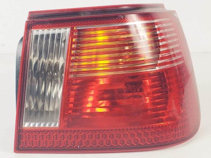 PILOTO TRASERO DERECHO - SEAT - #1202665