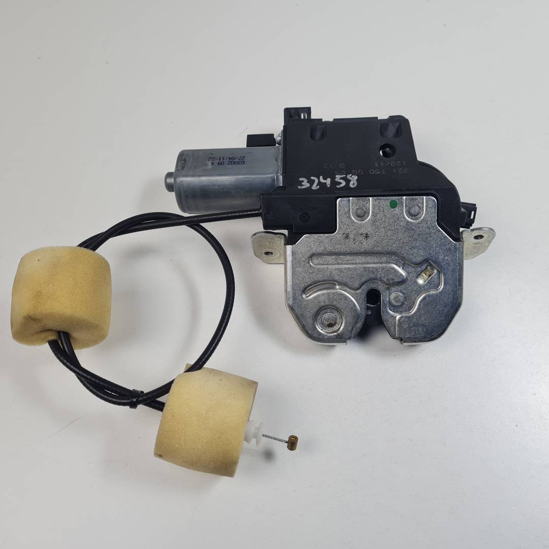 #3345319 CERRADURA MALETERO / PORTON