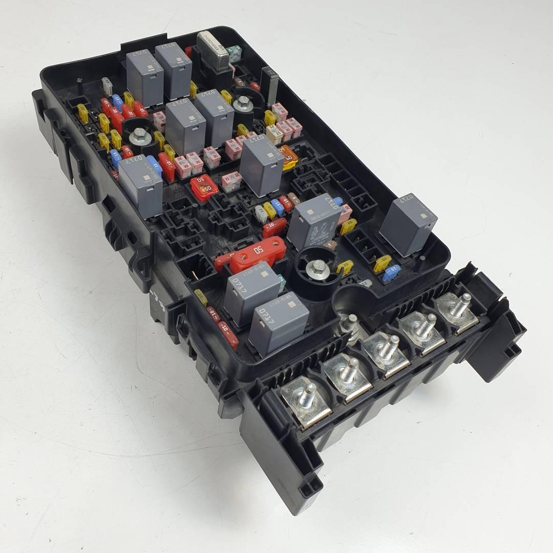 CAJA RELES / FUSIBLES - 68235117AC - JEEP - CHEROKEE (KL)