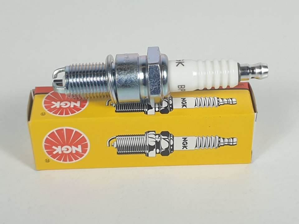 BUJÍA - BP6ET - PEUGEOT - 505 BERLINA