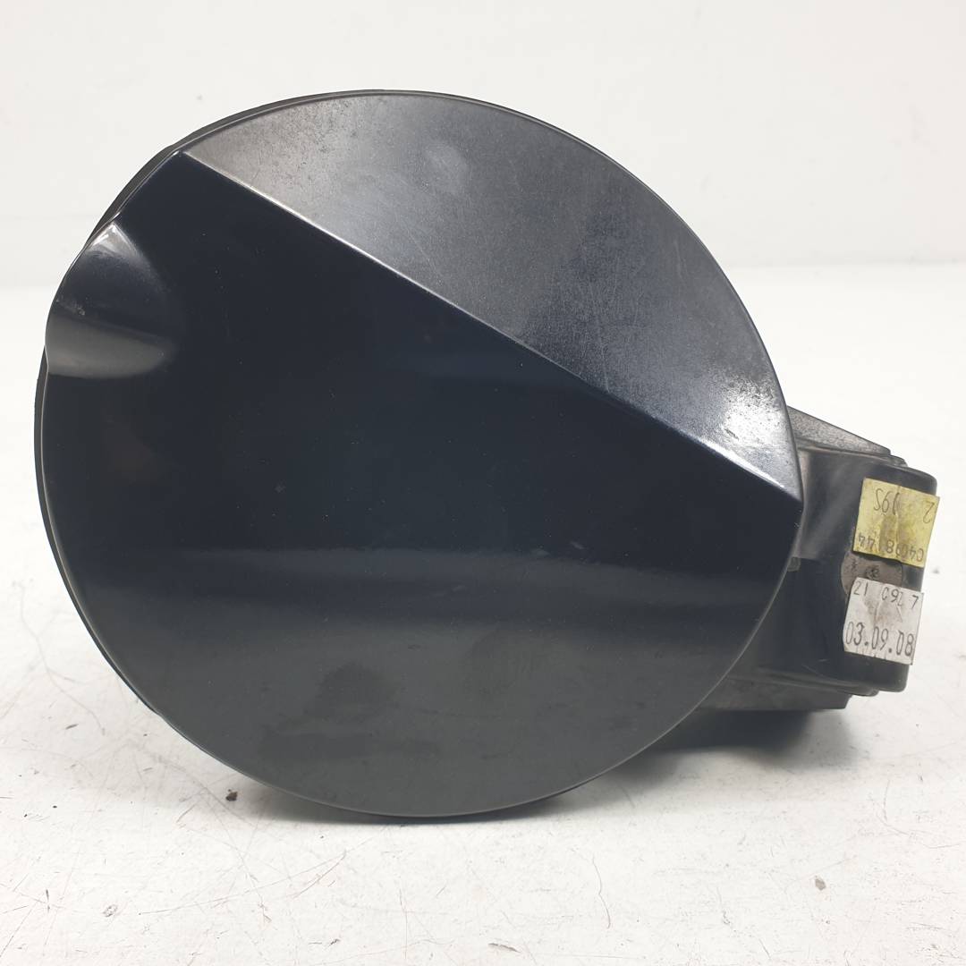 #3384726 TAPA EXTERIOR COMBUSTIBLE