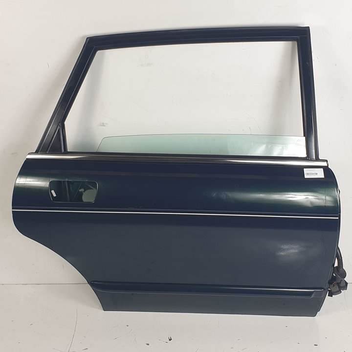 #1228173 PUERTA TRASERA DERECHA