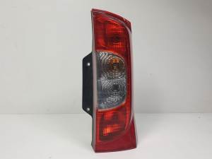 PILOTO TRASERO DERECHO - PEUGEOT - #799887