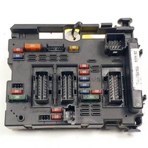 CAJA RELES / FUSIBLES - PEUGEOT - #1165914