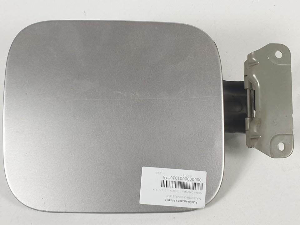 TAPA EXTERIOR COMBUSTIBLE - NISSAN - #1030178