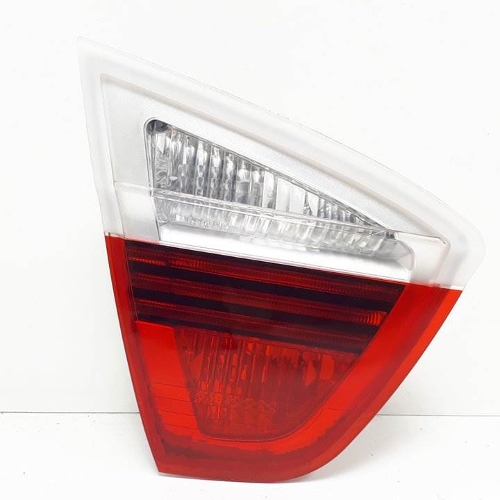 PILOTO TRASERO IZQUIERDO INTERIOR - BMW - #1092365