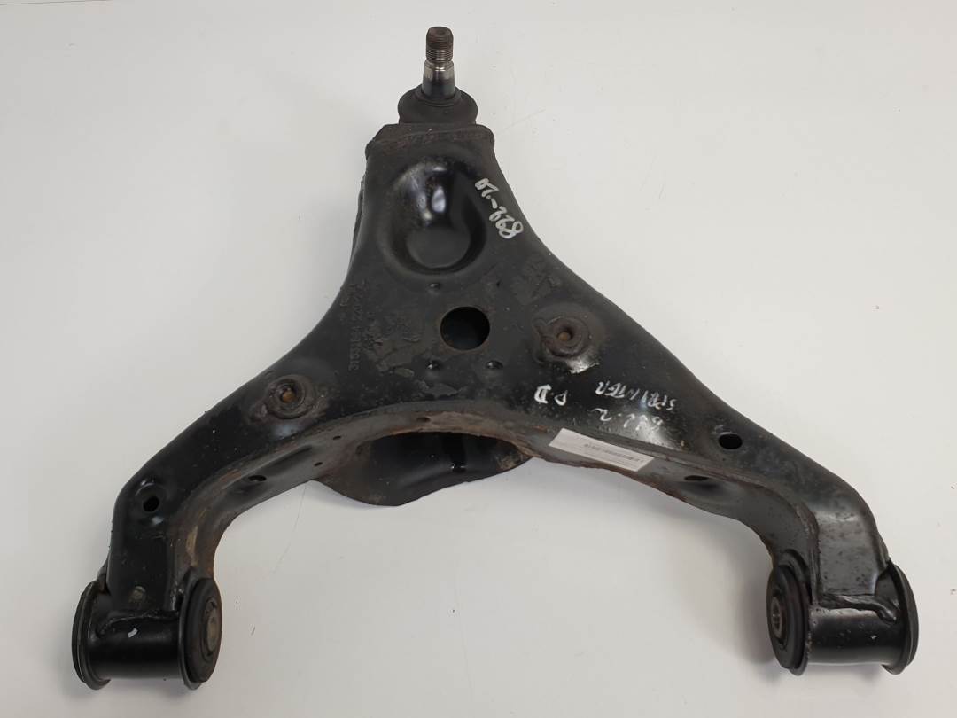 #240428 BRAZO SUSPENSION INFERIOR DELANTERO DERECHO