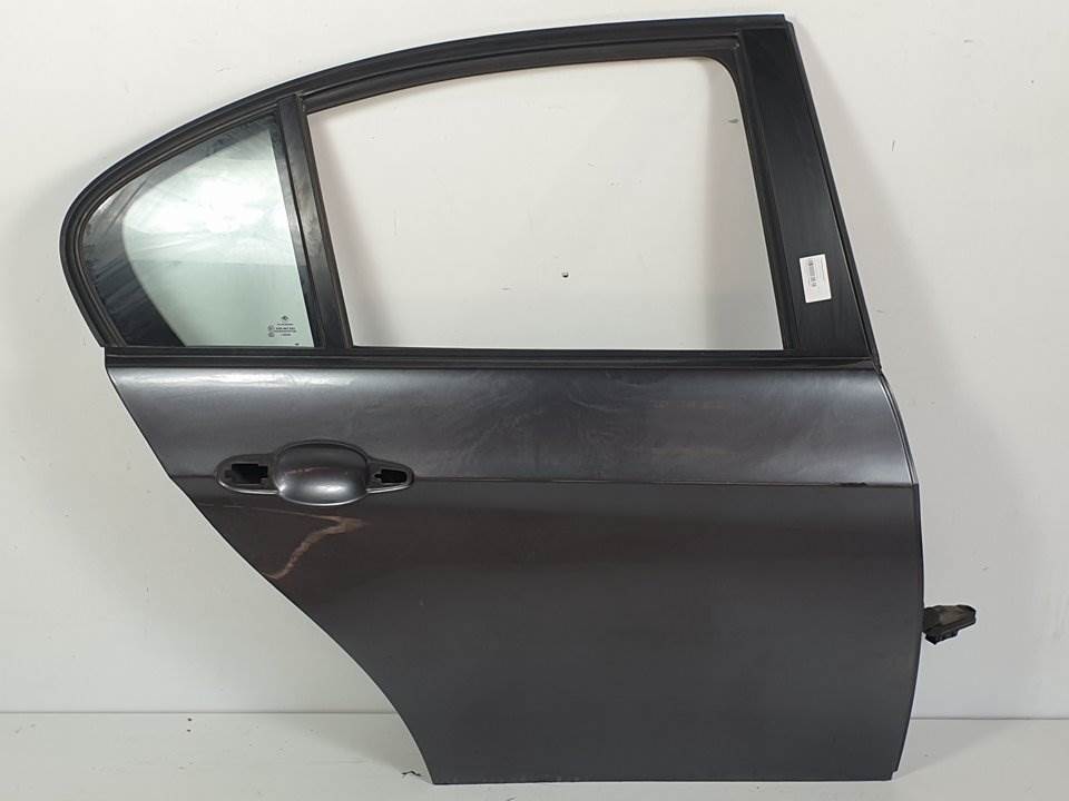 #1112897 PUERTA TRASERA DERECHA