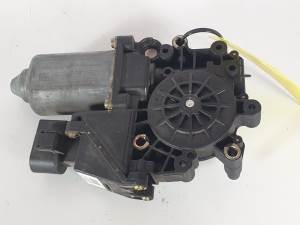 MOTOR ELEVALUNAS TRASERO DERECHO - AUDI - #829361