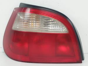 PILOTO TRASERO IZQUIERDO - RENAULT - #1406505