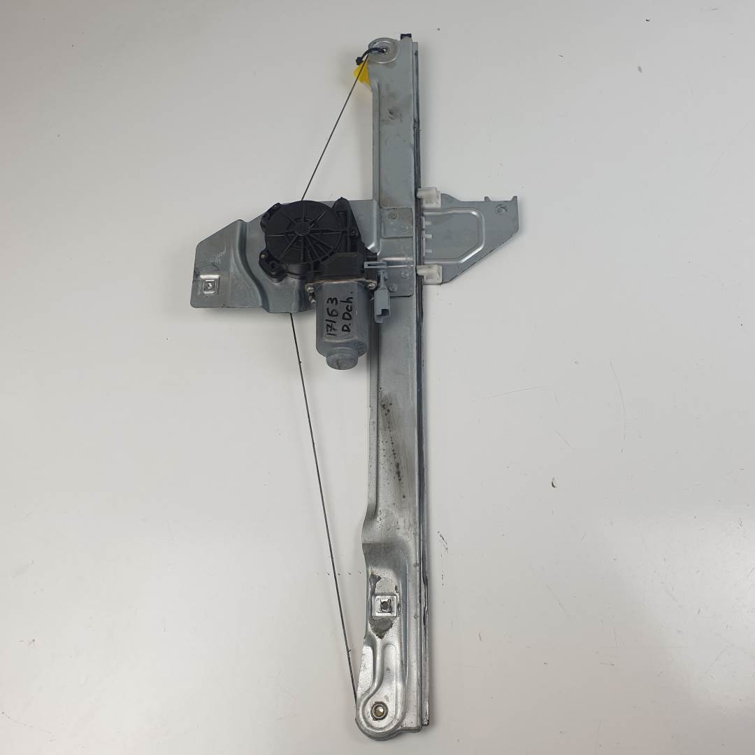 #1533107 ELEVALUNAS DELANTERO DERECHO