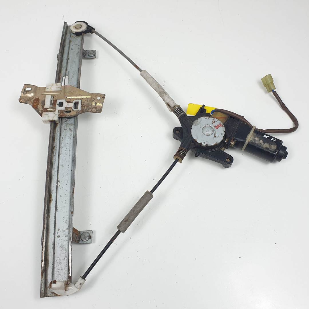 ELEVALUNAS DELANTERO DERECHO