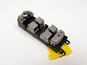 MANDO ELEVALUNAS DELANTERO IZQUIERDO - JAGUAR - #872700