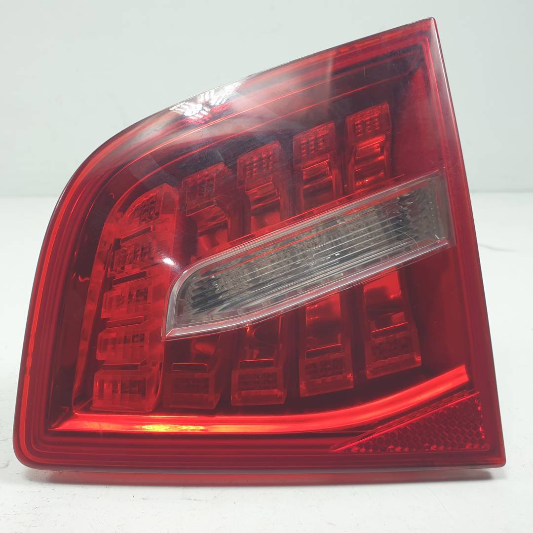 #3416557 PILOTO TRASERO DERECHO INTERIOR