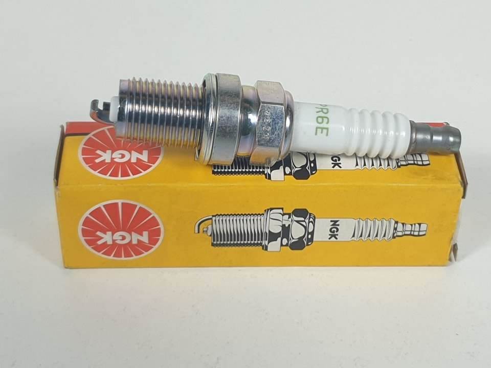 BUJÍA - BCPR6E - MAZDA - 323 BERLINA/FAMILIAR (BF/BW)