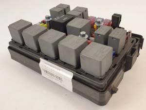 #1365158 CAJA RELES / FUSIBLES