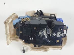 CERRADURA PUERTA DELANTERA IZQUIERDA - VOLKSWAGEN - #780822