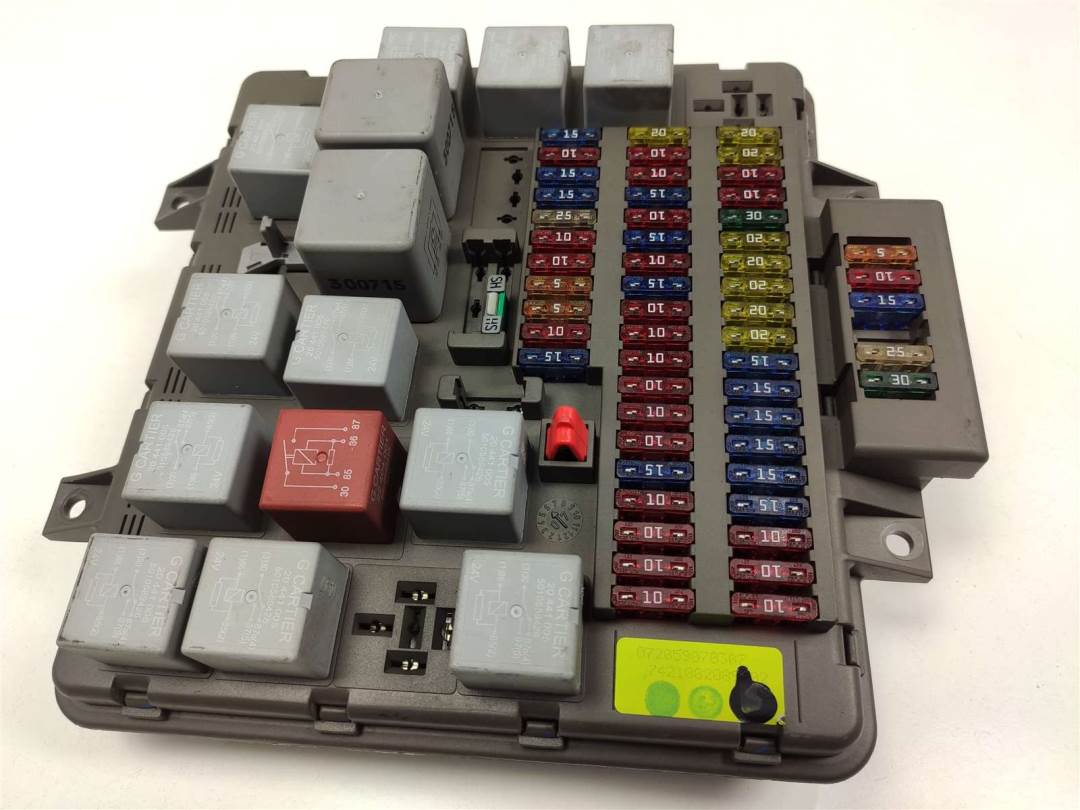 CAJA RELES / FUSIBLES - 072059070307 - DAF - SERIE LF45.XXX DESDE 06