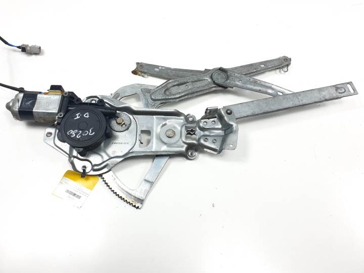 #3046308 ELEVALUNAS DELANTERO IZQUIERDO