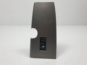 MANDO ELEVALUNAS TRASERO DERECHO - TATA - #770420