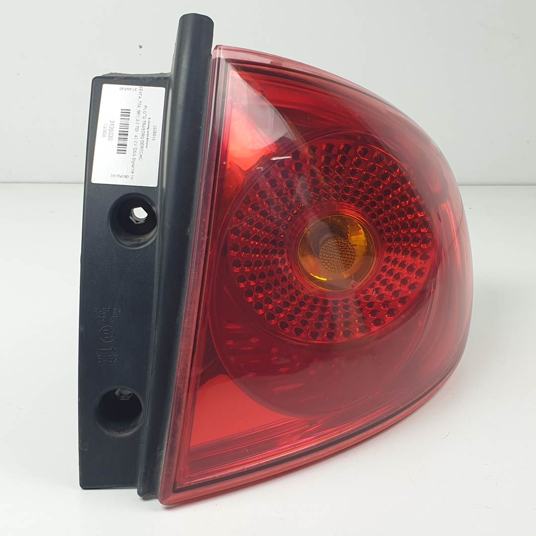 #3135030 PILOTO TRASERO DERECHO