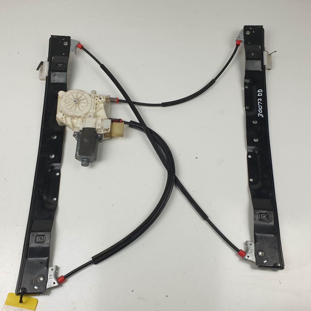 #3012717 ELEVALUNAS DELANTERO DERECHO