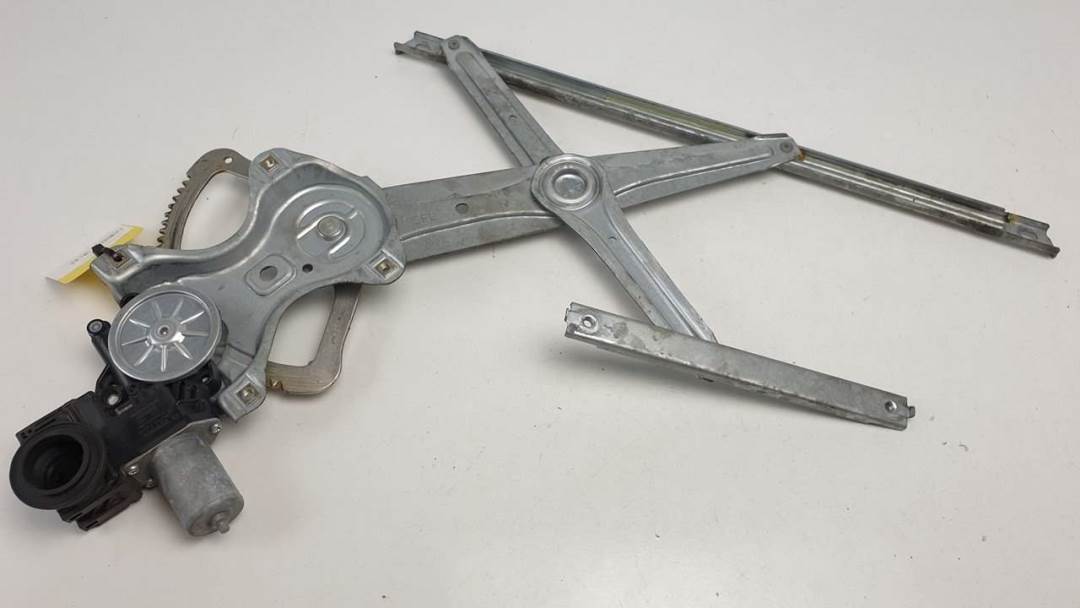 #1389965 ELEVALUNAS DELANTERO IZQUIERDO