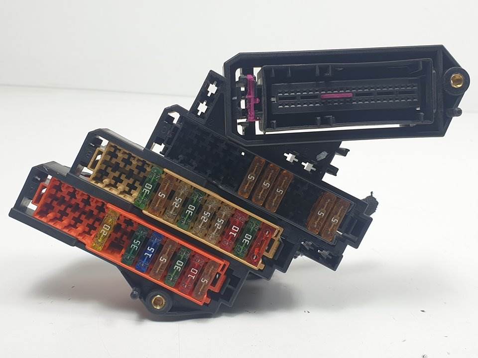CAJA RELES / FUSIBLES - 4L0971845 - AUDI - Q7 (4L)