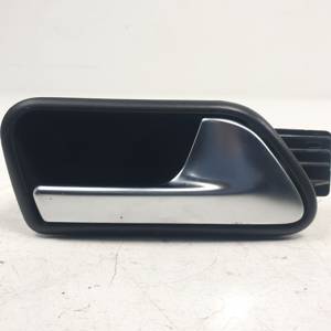 #3323079 MANETA INTERIOR DELANTERA DERECHA