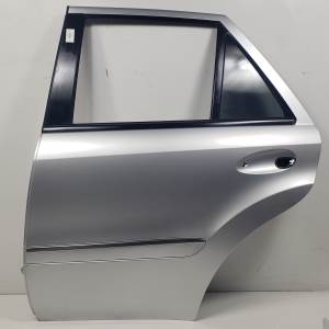 #1530643 PUERTA TRASERA IZQUIERDA