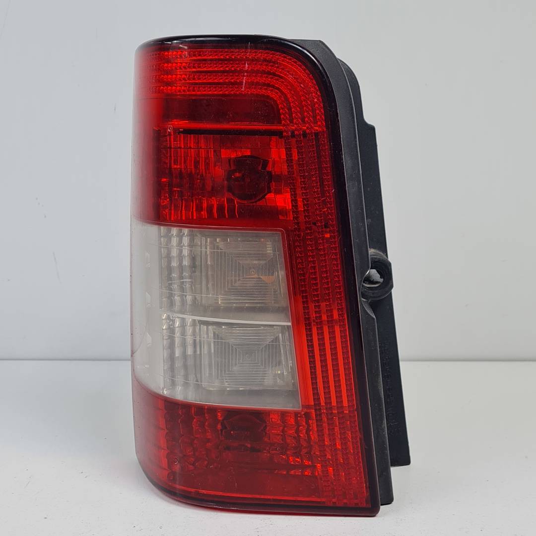 #3406751 PILOTO TRASERO IZQUIERDO