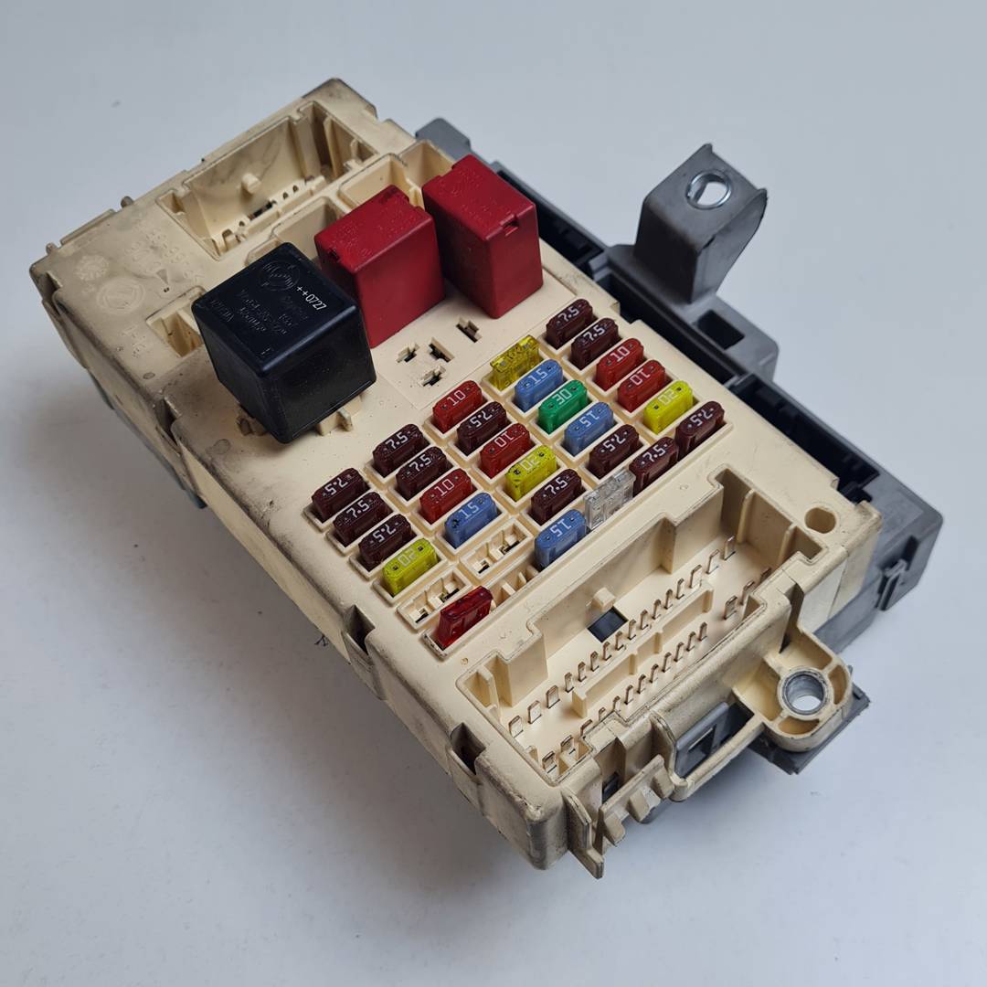 CAJA RELES / FUSIBLES - C106 - FIAT - DUCATO CAJA CERRADA 33, TECHO ELEVADO (X250)