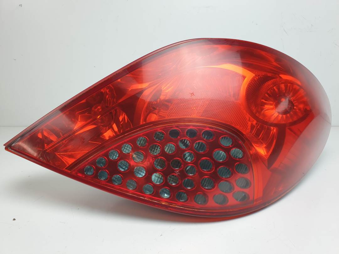 #3007589 PILOTO TRASERO DERECHO