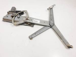 #916886 ELEVALUNAS DELANTERO DERECHO