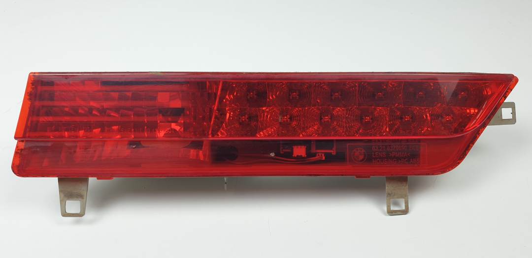 #3126204 PILOTO TRASERO DERECHO INTERIOR