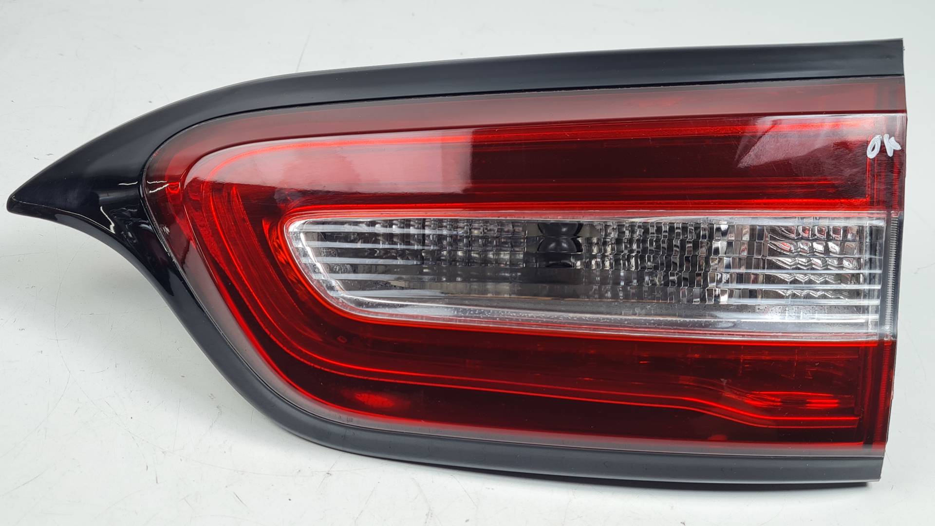 PILOTO TRASERO DERECHO INTERIOR - JEEP - CHEROKEE (KL)