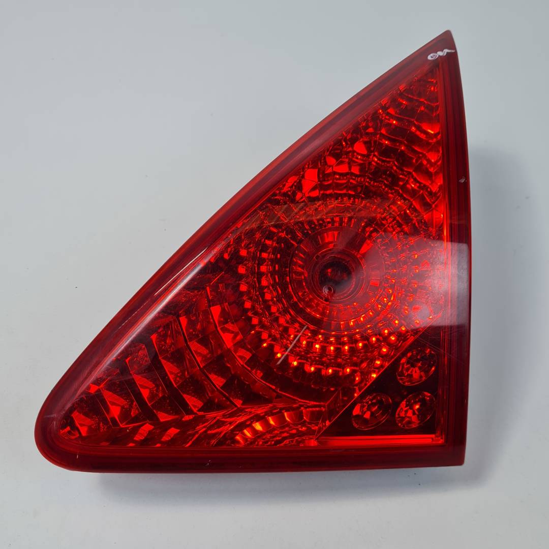 #3254413 PILOTO TRASERO DERECHO INTERIOR