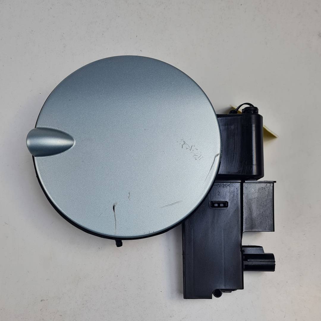 #3313329 TAPA EXTERIOR COMBUSTIBLE