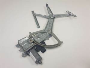 #526985 ELEVALUNAS DELANTERO IZQUIERDO