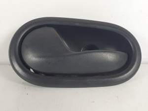 MANETA INTERIOR DELANTERA IZQUIERDA - DACIA - #828540