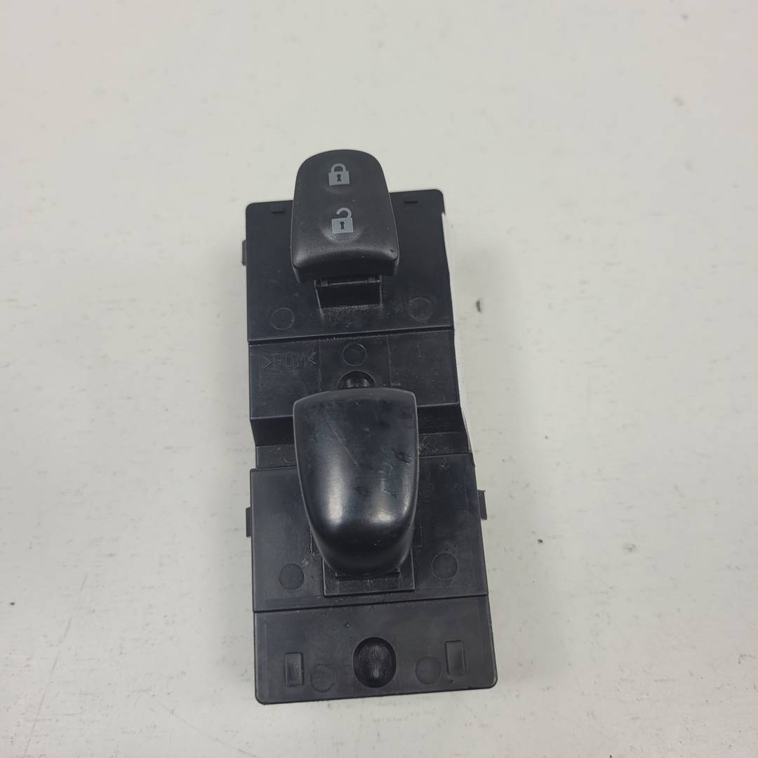 #3434460 MANDO ELEVALUNAS DELANTERO DERECHO