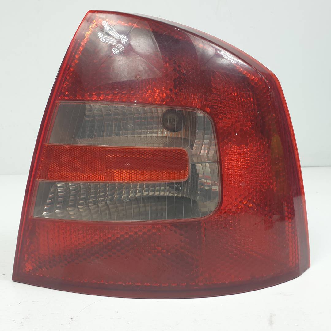 PILOTO TRASERO DERECHO