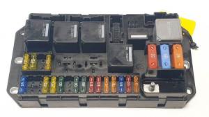 #1345959 CAJA RELES / FUSIBLES