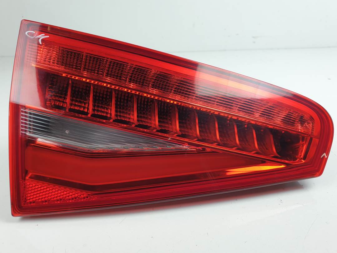 #3021379 PILOTO TRASERO IZQUIERDO INTERIOR